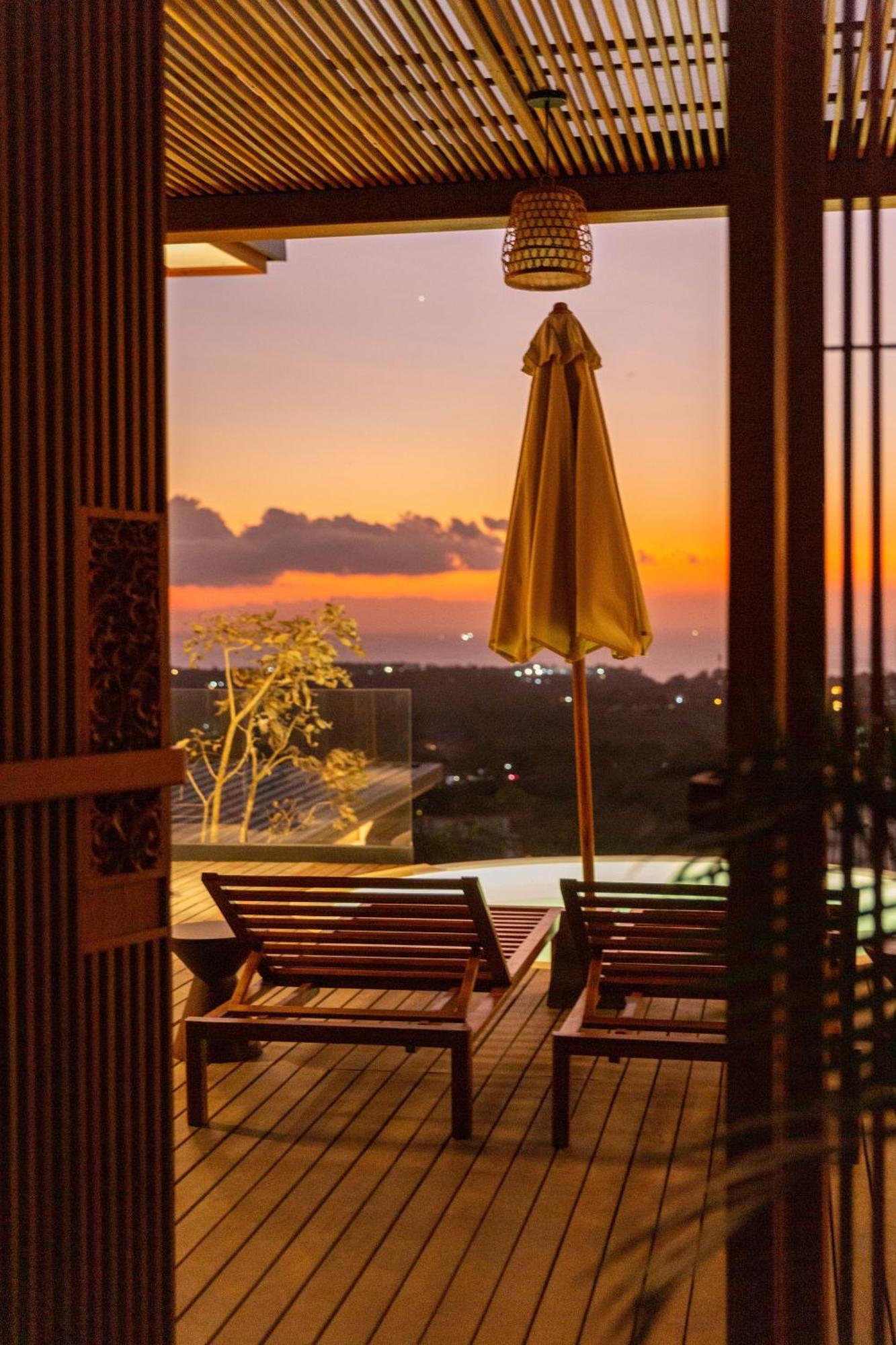 Gruen Resort Uluwatu Exterior photo